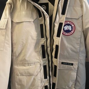 Goose down jacket, Women’s 2XL, fits like a L/XL.  Inspired goose jacket!